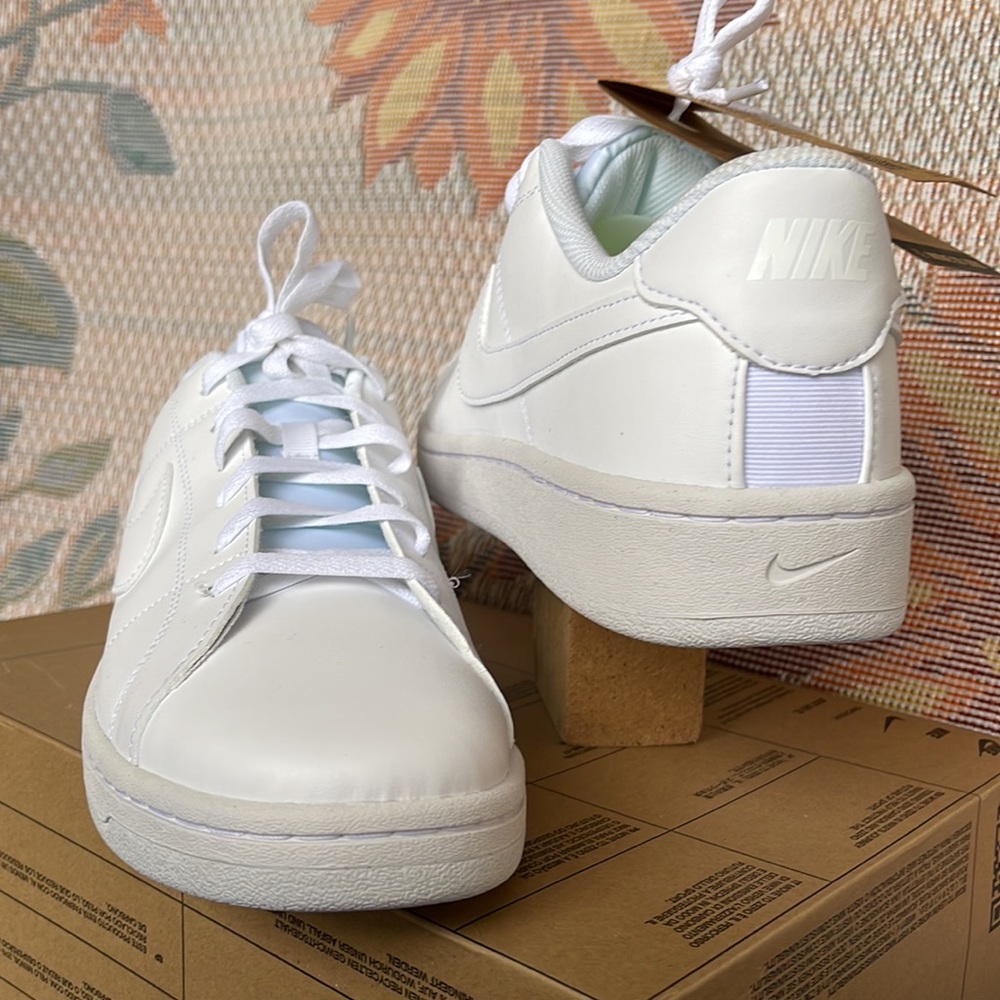 Nike Men’s 2022 Court Royale 2 Next Nature 'Triple
White'
Court Royale - Picture 8 of 16